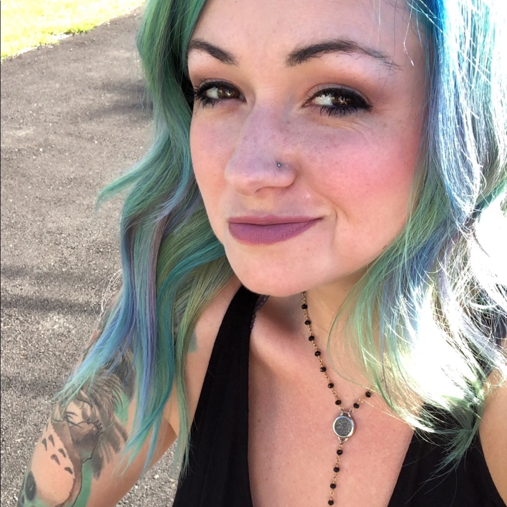 Meet your Posher, Nicole